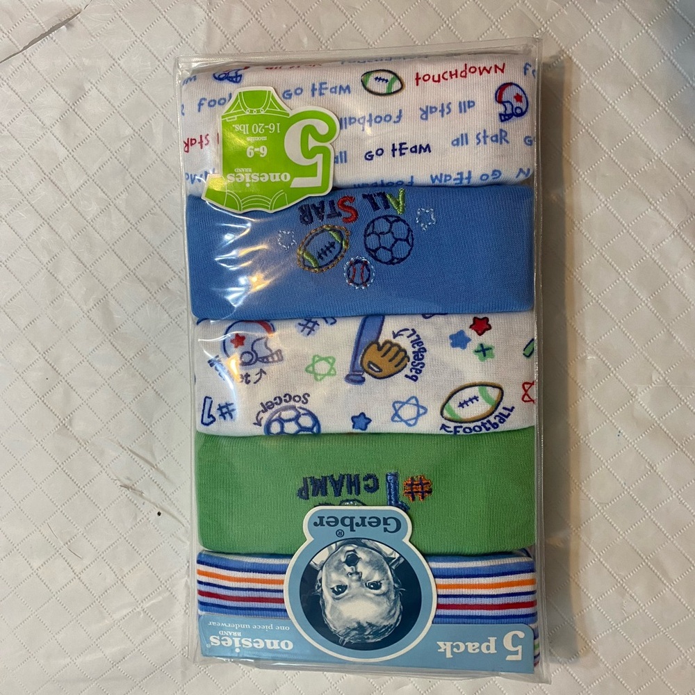 NWT Gerber Blue and Green Baby Onesies - 5 Pack 6-9 months 16-20 pounds